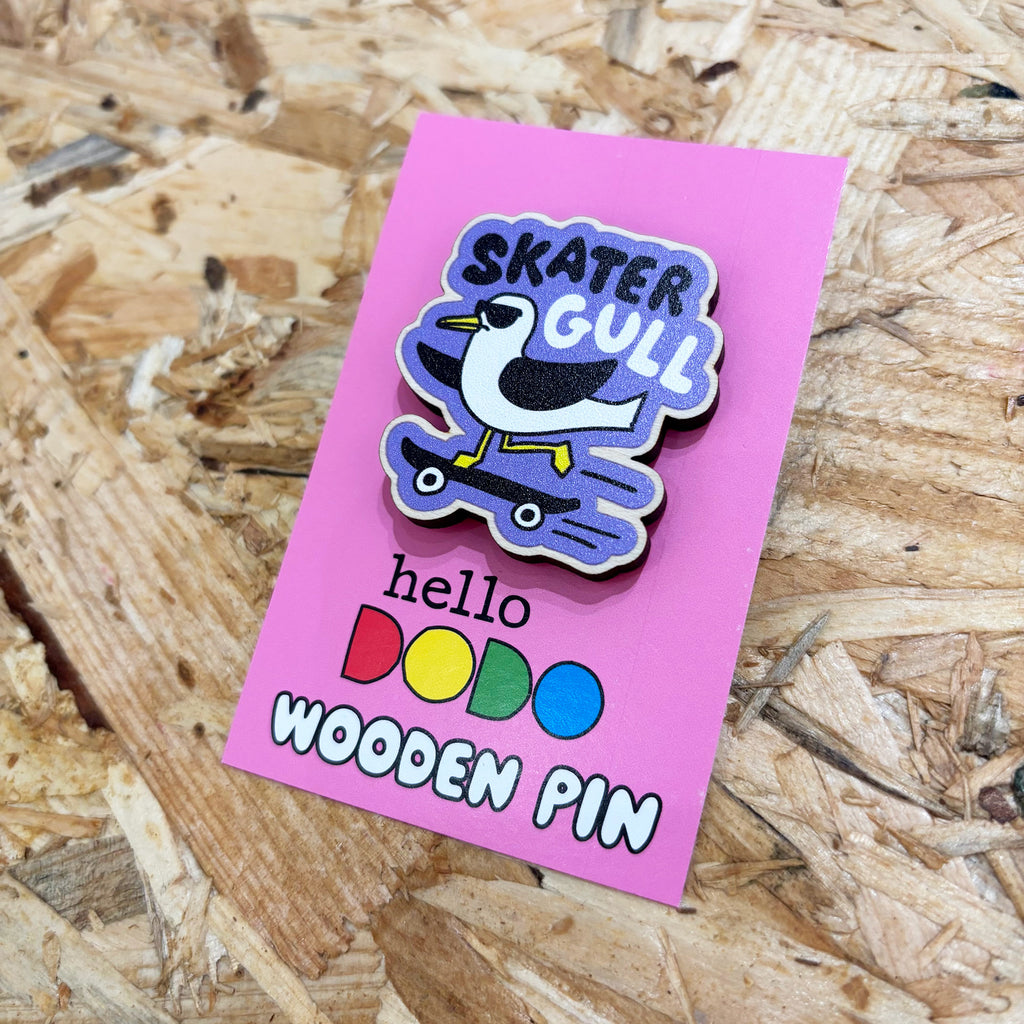 Skater Gull Wooden Pin